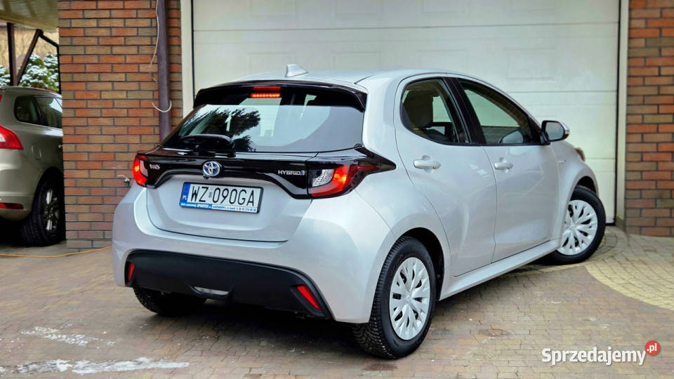 Toyota Yaris 15 Hybrid 116 COMPORT Salon I światła LED Aleksandrów Łódzki sprzedam