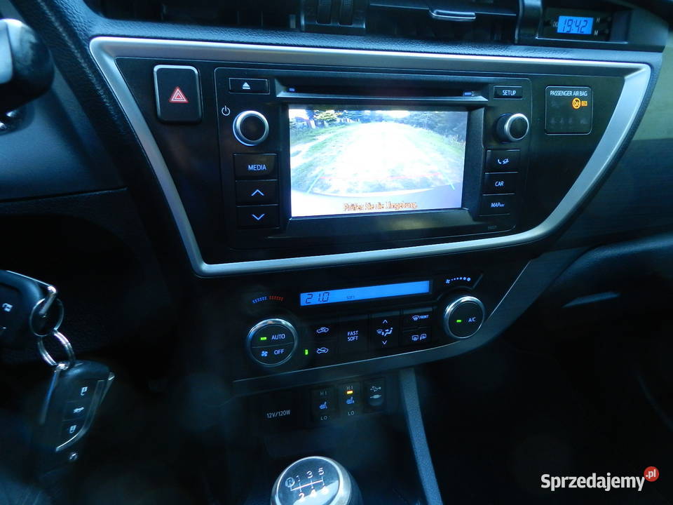 Toyota Auris II Benzyna 16 śliczna SERWISOWANA ASR (kontrola trakcji) Puszczykowo