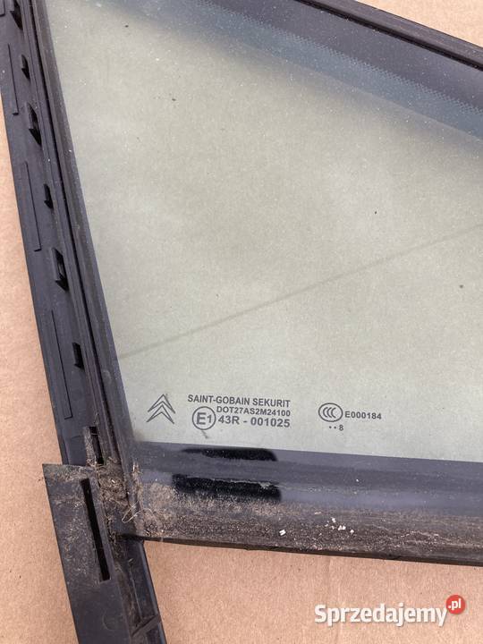 Sprzedam szybę karoseryjną trójkąt do Citroena małopolskie Skawina