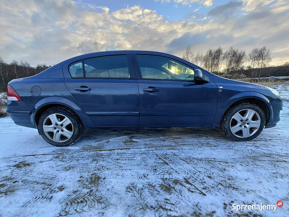 Opel Astra H Sedan 16 Enjoy kupiony w polskim salonie Siedlice