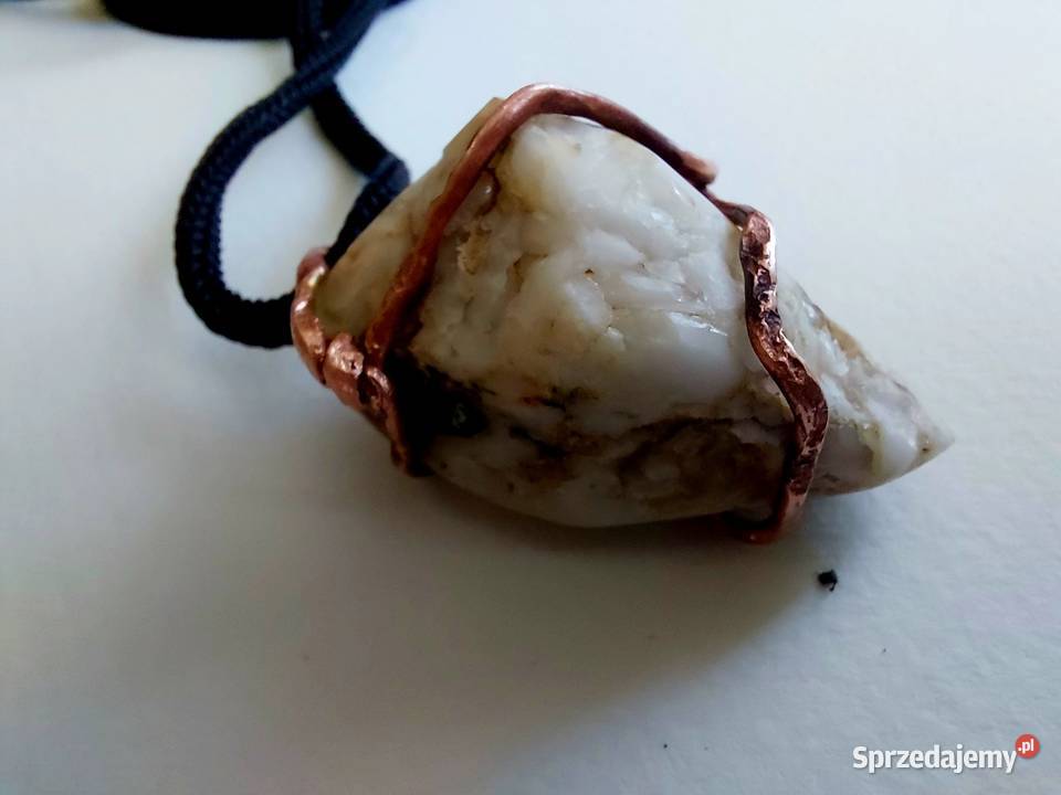 Wisior w klatce z miedzi Węgorzyno