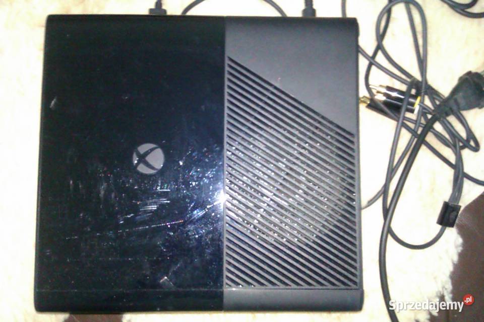 Xbox 360 E Console plus dodatkowe akumulatorki