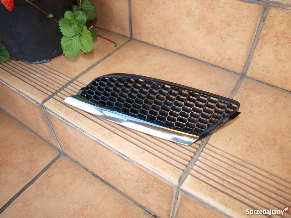 Nissan Almera listwa chrom na grill przód lewa listwy na zderzak Kalisz