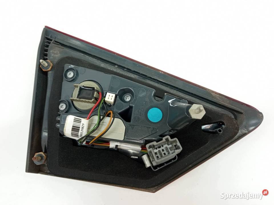 LAMPA TYŁ W KLAPĘ PRAWA 5D HB DS7313A602JE Ford świętokrzyskie