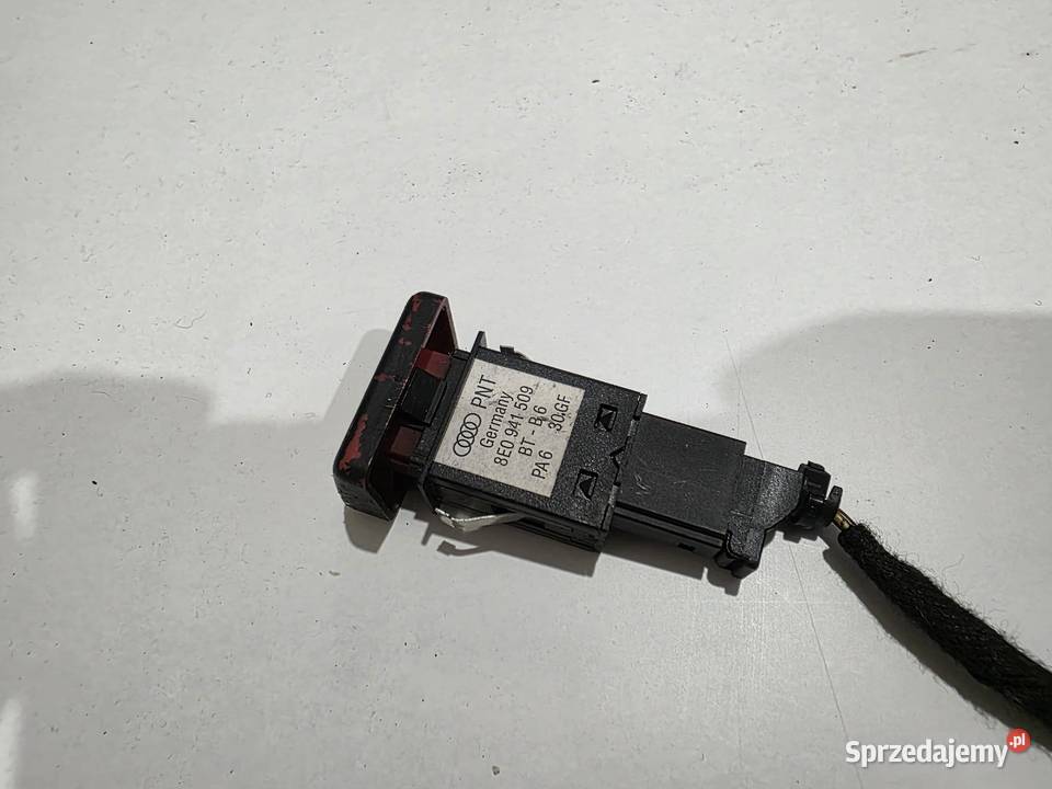Włącznik awaryjnych Audi a4b6 8E0941509 osobowe Iława