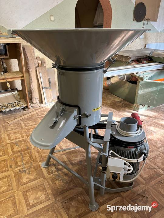 Rozdrabniacz Bąk Śrutownik Maszyny rolnicze Choczewo