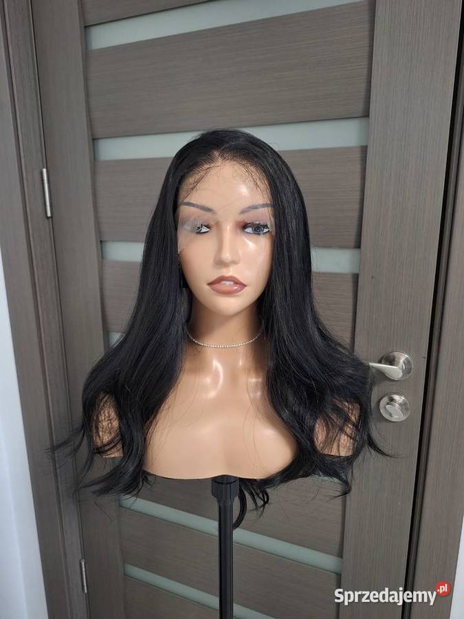 Czarna falowana długa peruka koronkowa