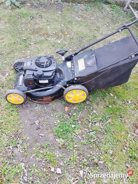 Kosiarka spalinowa z bocznym wyrzutem