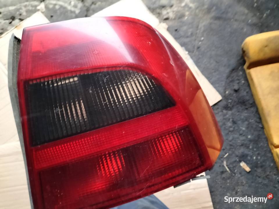 LAMPA TYLNA PRAWA OPEL VECTRA B PRAWA Motoryzacja Kamień-Kolonia sprzedam