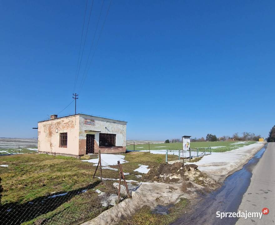 Budynek dawnym sklepie Sprzedaż Uchanie