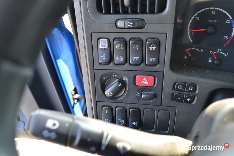 Scania P 310 TRZECIA OŚ SKRĘTNA PLATFORMA dł 735 elektryczne szyby Radom
