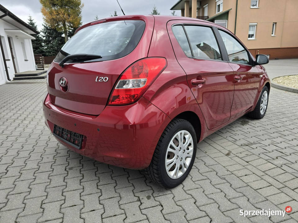 Hyundai i20 14benz 1400cm3 Kutno