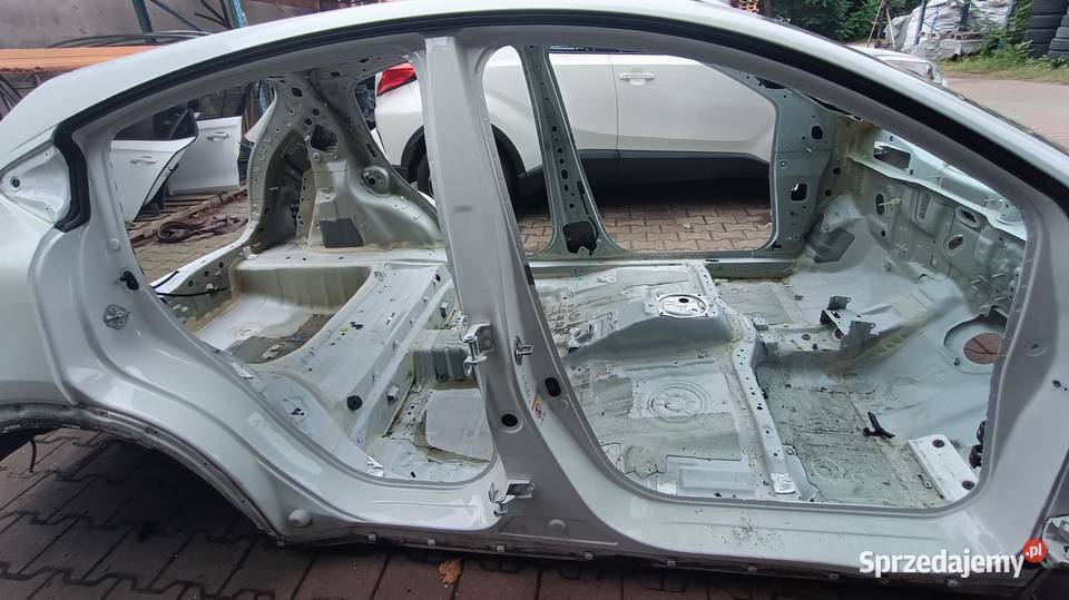 PRÓG SŁUPEK PRAWY BOK PRZEDNI NH788P HONDA HRV