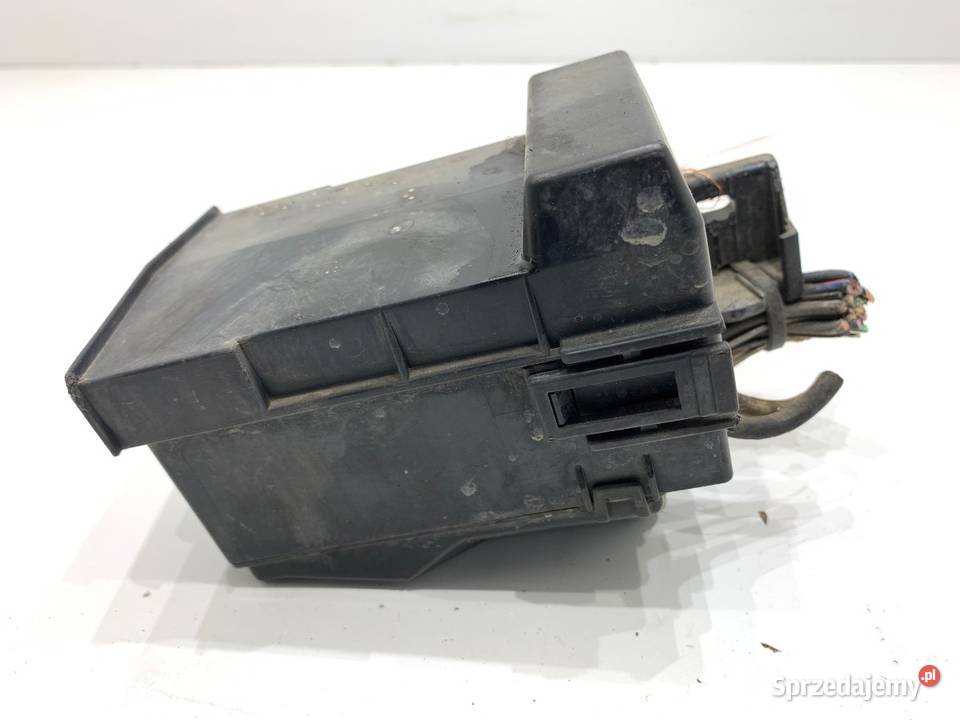 SKRZYNKA BEZPIECZNIKÓW SUZUKI SWIFT III osobowe