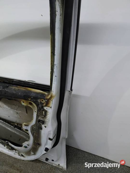 DRZWI PRAWE PRZÓD WK2 BIAŁE Jeep Grand Cherokee Motoryzacja