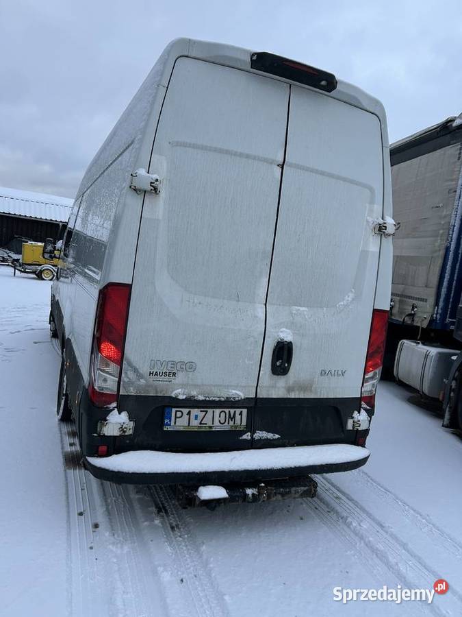 Iveco Daily 9 osobowy Rok produkcji 2020