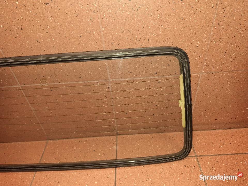 Szyba tylna z uszczelką fiat 126p Maluch