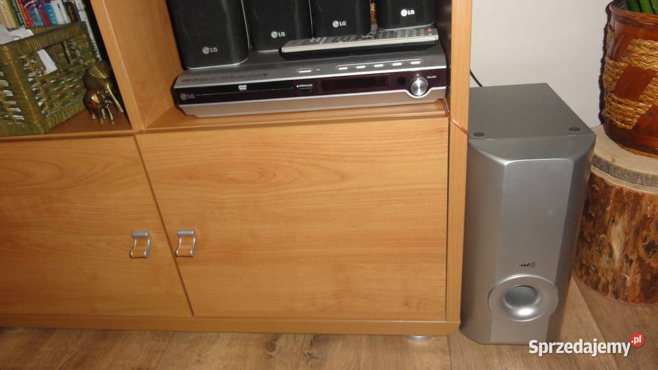 DVD z kolumnami i suboferem plus pilot