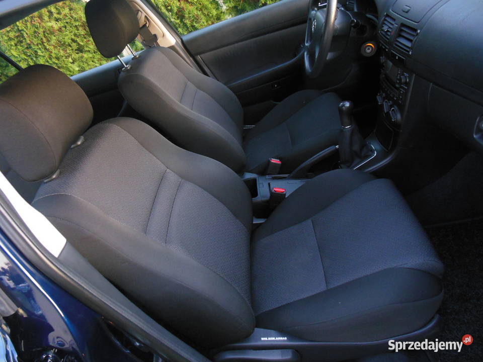 Toyota Avensis Oryginalny lakier Bagażnik na 4 czujnik parkowania Avensis dolnośląskie sprzedam