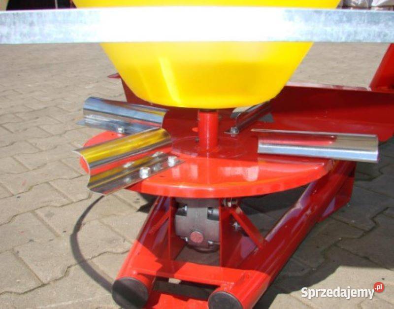 Rozsiewacze nawozów jednotarczowe z plastikowym nieuszkodzony dolnośląskie Proszówka