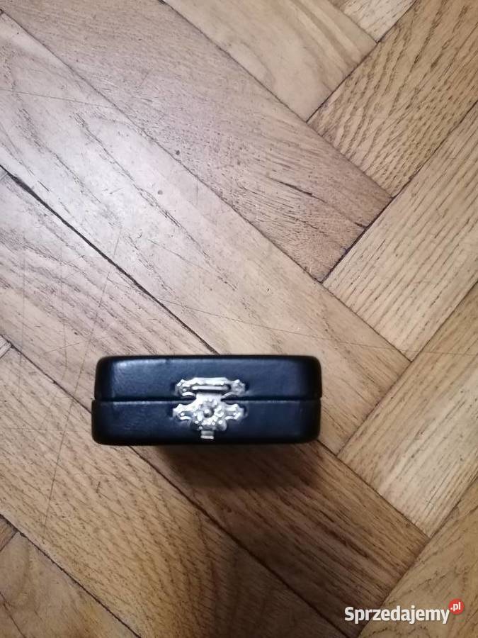 Pojemnik zamykany z szybą