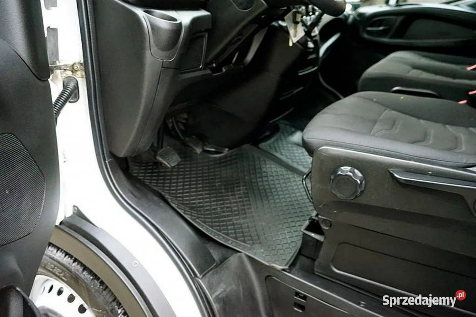 Iveco Daily 23HPI Klima 126 2016r biały Płock