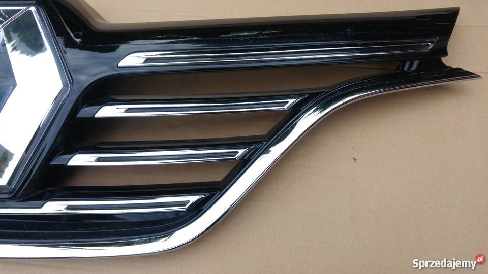 gril uszkodzony znaczek chromy Megane IV osobowe Łask