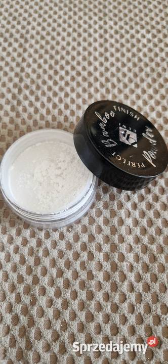 sypki puder bambusowy Dewi Cosmetics Perfect Kraków