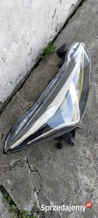 Nissan Micra K14 Lampa LED Uszkodzona Poświętne