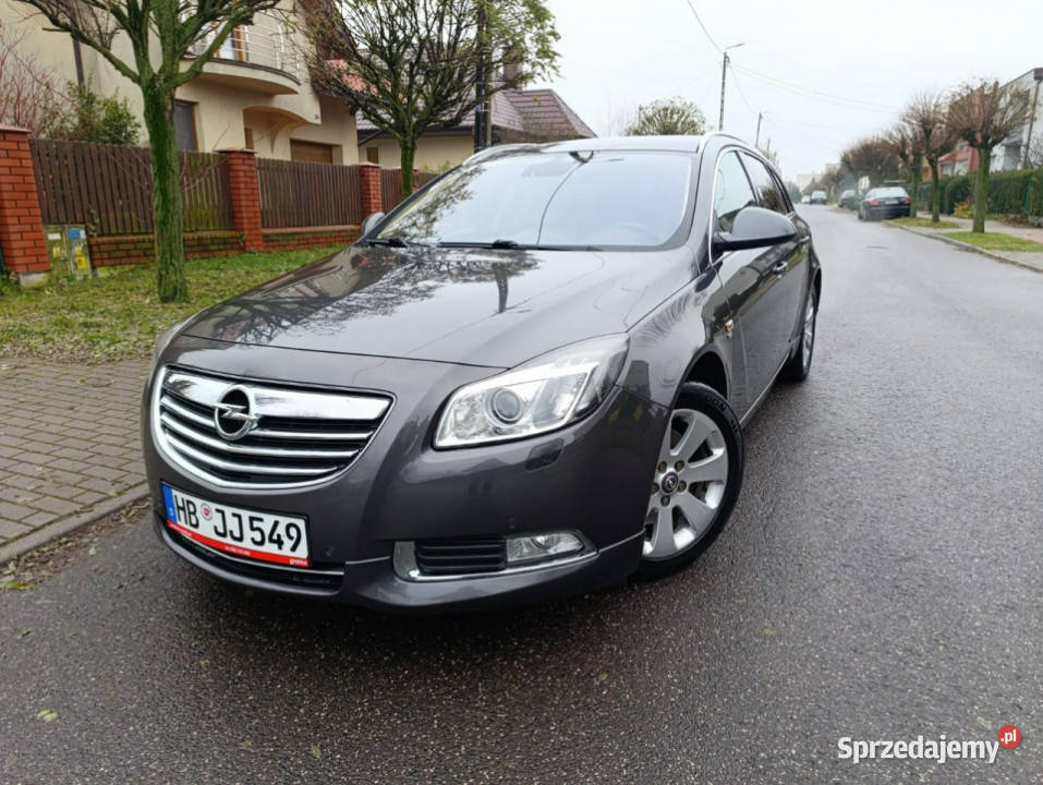 Opel Insignia 20 Turbo Benz AutomatWersja Rok produkcji 2011 Kutno