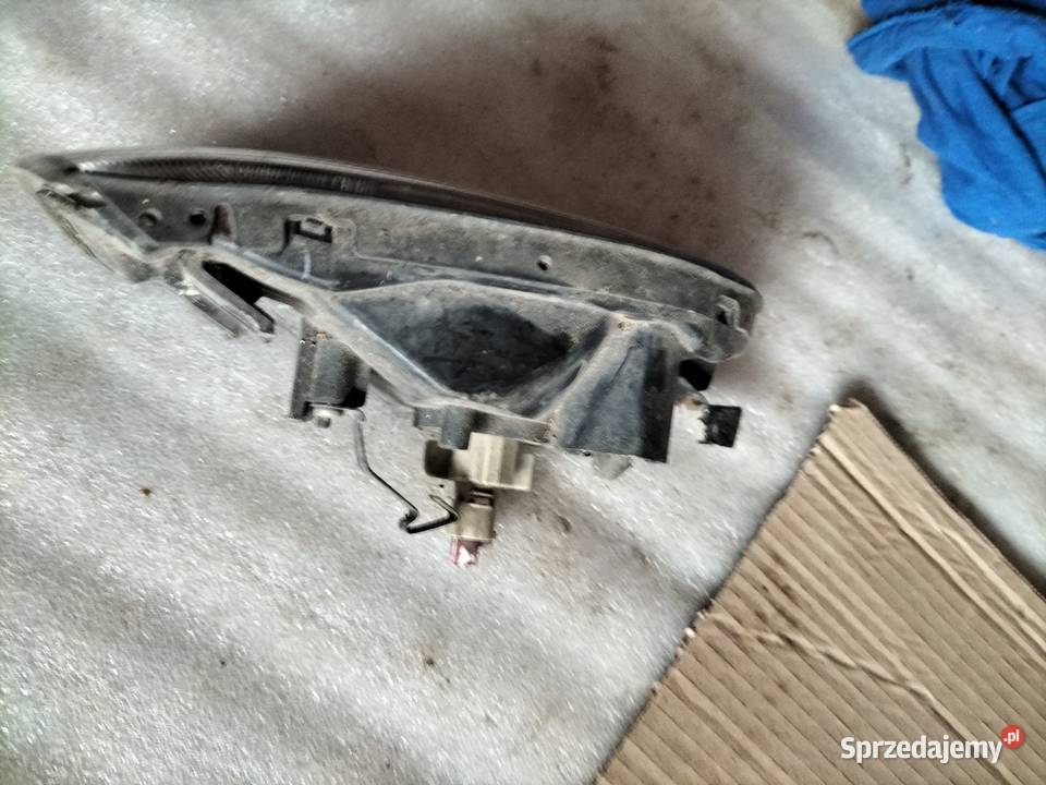 KIERUNKOWSKAZ PRAWY MITSUBISHI GALANT Kamień-Kolonia