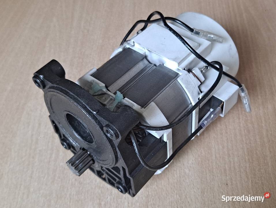 Myjka wysokociśnieniowa Riwall REPW130SET silnik Cieszyn