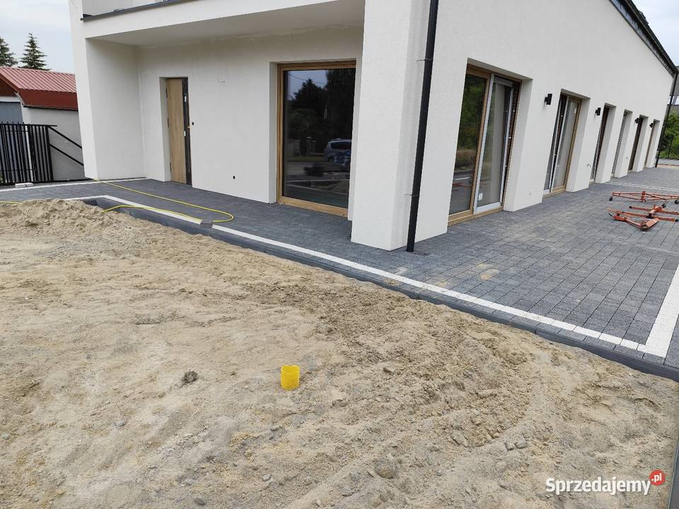 UKŁADANIE KOSTKI BRUKOWEJ I GRANITOWEJ