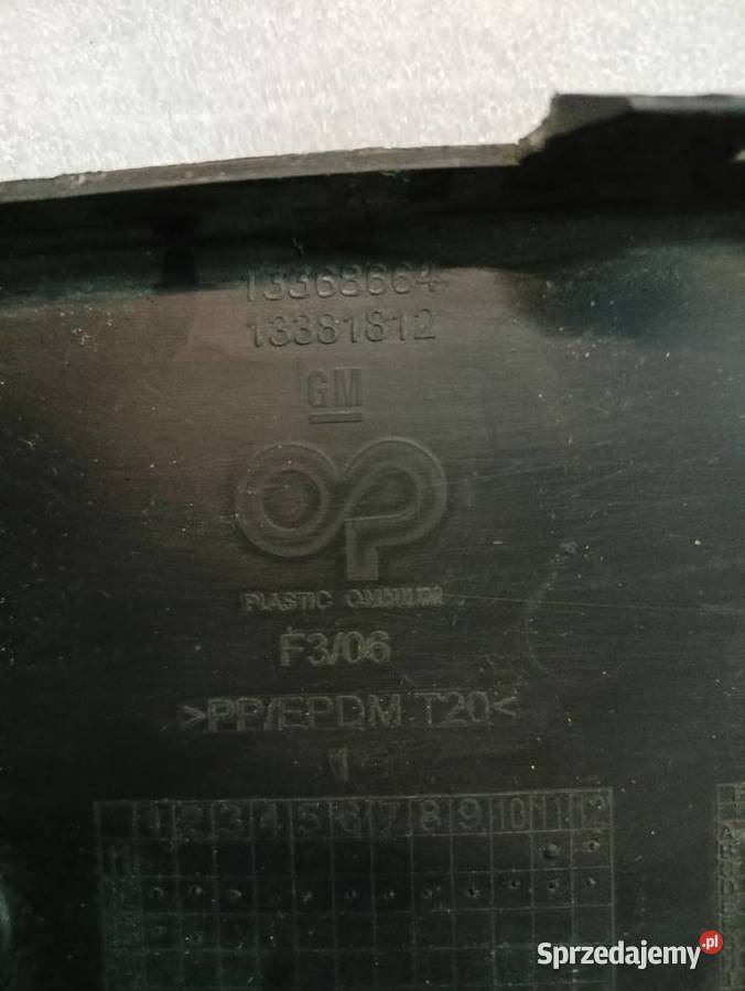 Opel astra J 4 listwa zderzaka przód 13368664 Czechy