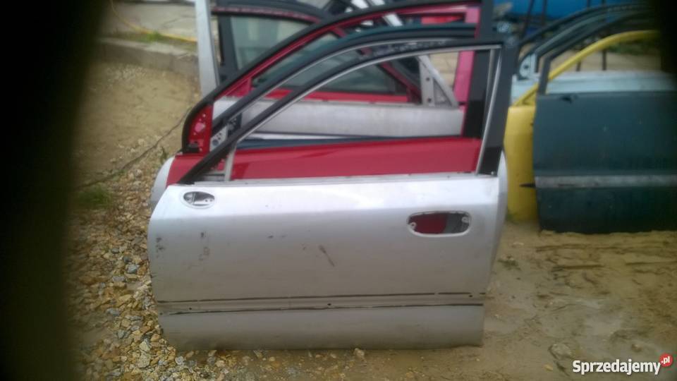 MITSUBISHI CARISMA 1996 2001 DRZWI LEWE PRAWE