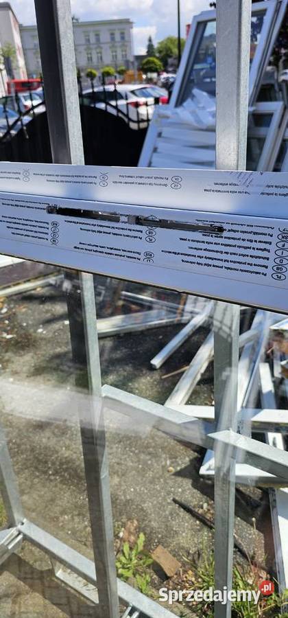 nowe okno 3 szyby białe z nawiewnikiem kotwy Knurów sprzedam