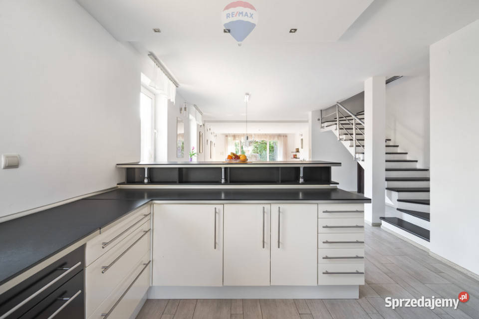 Pół bliżniaka na zamkniętym mini osiedlu Sprzedaż