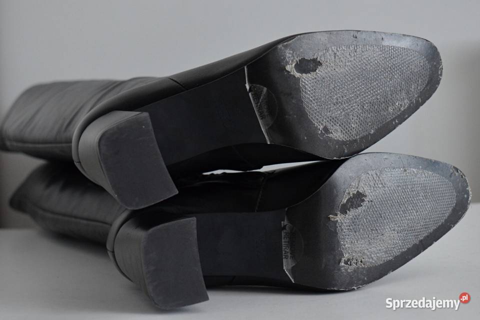 Pełne KOBIECEGO WDZIĘKU kozaki ZARA zakrywające Białystok