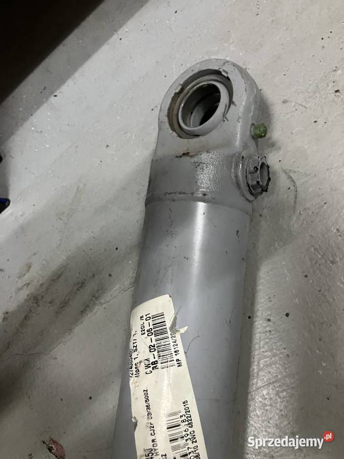 SIŁOWNIK HYDR ŁADOWACZA CZOŁOWEGO ŁYŻKI TUR 1 2