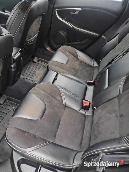 Volvo V40 D2 r design 2016 143 diesel Dynów