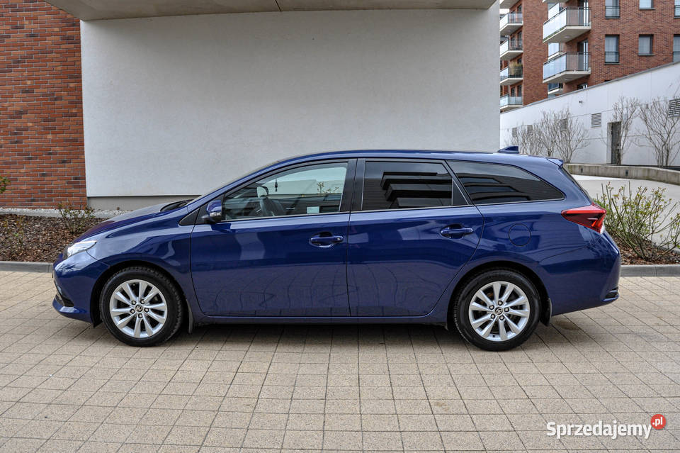 Toyota Auris 16 LPG 2017 r Lift Salon Wrocław