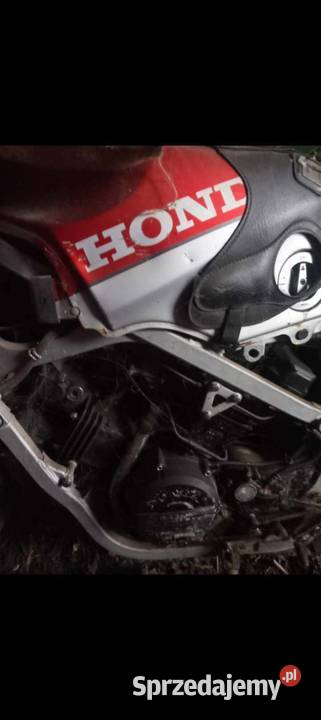 Honda VF1000F Baszyn