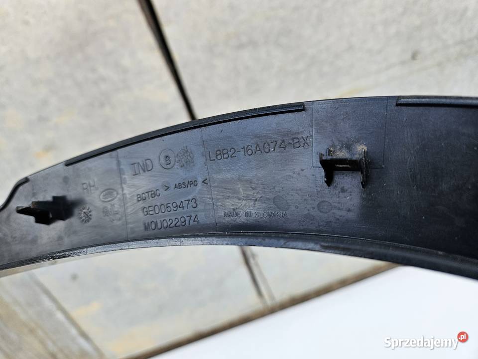 LAND ROVER DEFENDER L663 LISTWA BŁOTNIKA PRAWY sprzedam