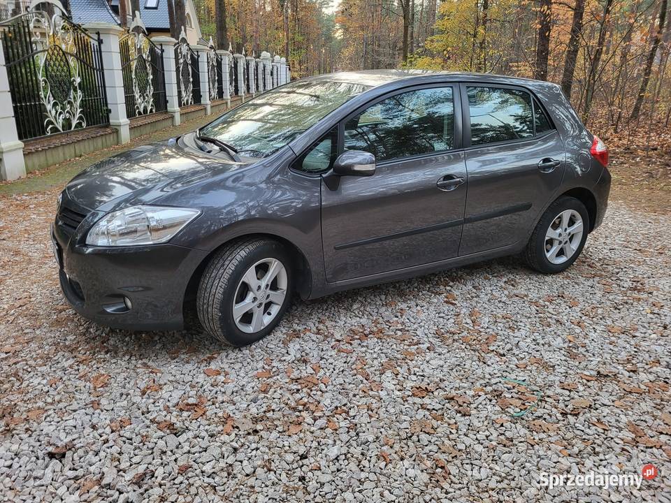 Auris 16 benzyna 136 1600cm3