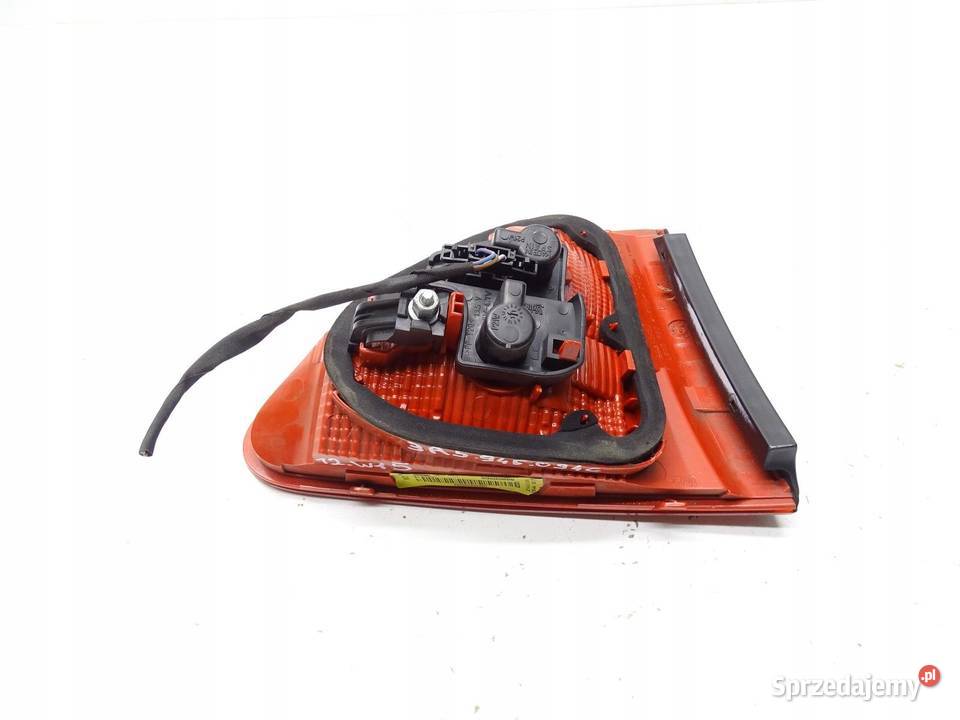 LAMPA PRAWY TYŁ PRAWA TYLNA W KLAPĘ 3R5945094C Lampy przednie sprzedam