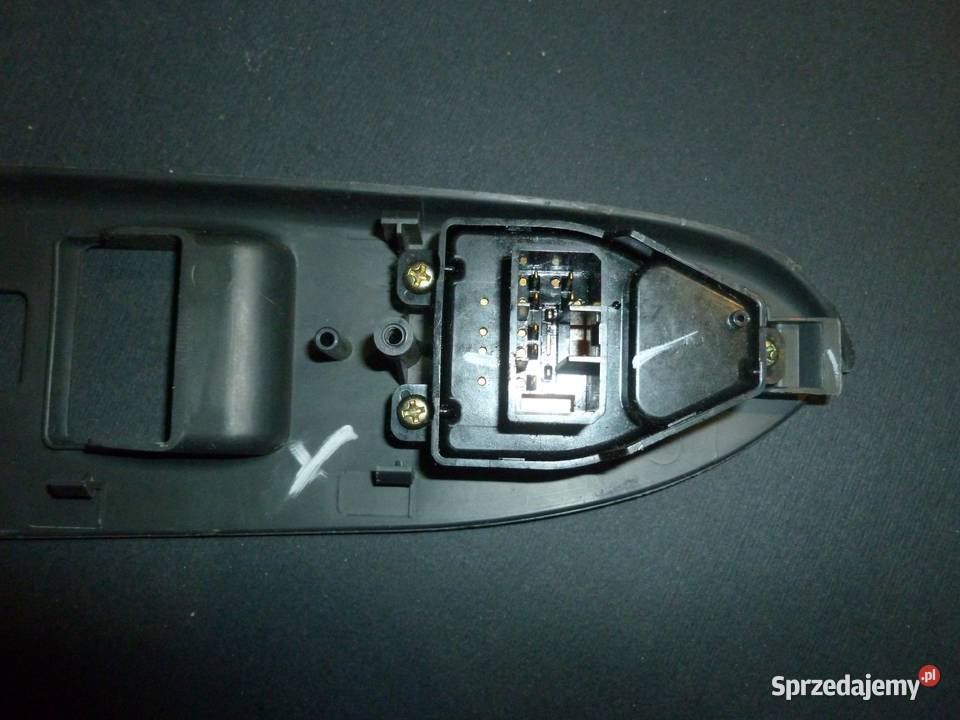 Przełącznik sterowania lusterek mazda 323 f Wyposażenie wnętrza Augustów