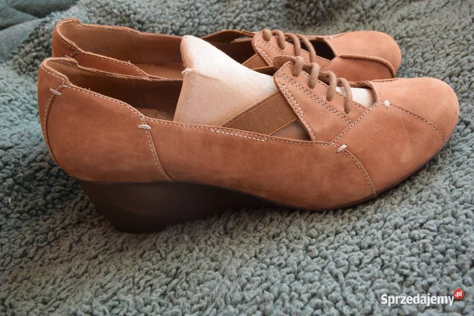 Wygoda na koturnach Clarks