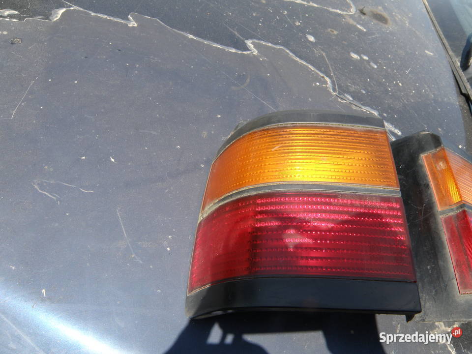 Lampa tylna prawa lewa Volkswagen Passat B3 8893 osobowe