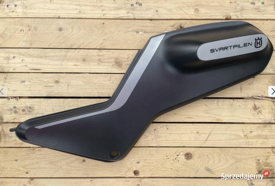 osłona obudowa boczek prawy Husqvarna Svartpilen