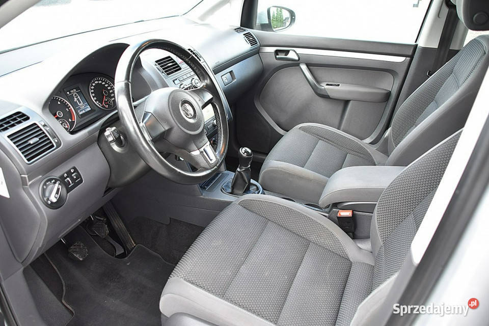 Volkswagen Touran 20TDI 140 7os Kamera Navi Rok produkcji 2013 Nowe Kucice